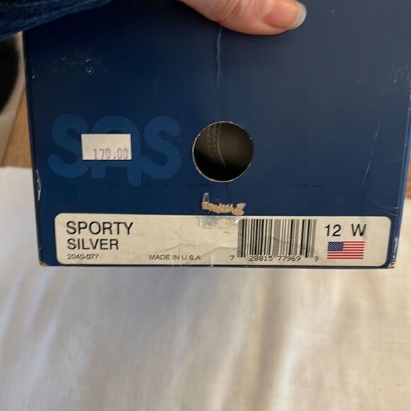 SAS STYLE SPORTY SILVER SNEAKERS.  NEW. - Picture 10 of 10